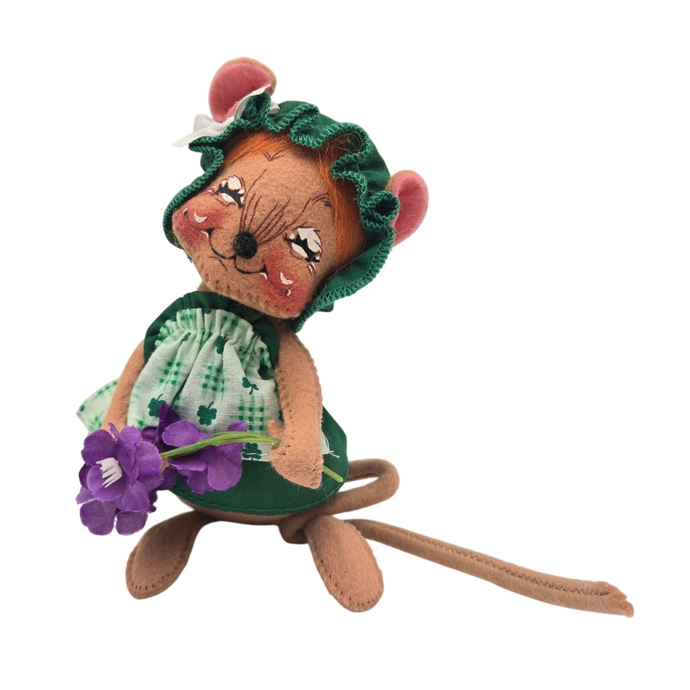 Annalee Mobilitee 1998 Spring Mouse Green Bonnet Shamrock Apron Flower